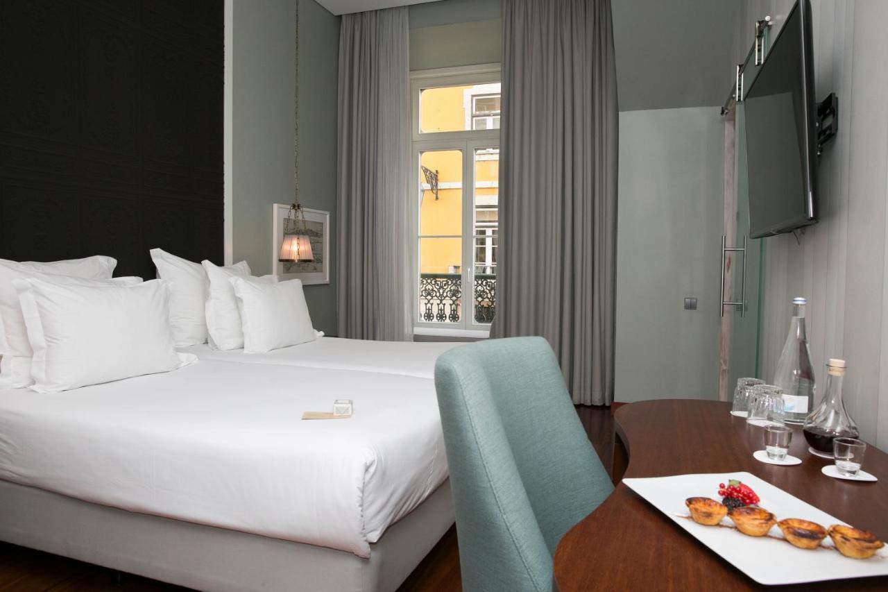 Pousada De Lisboa - Small Luxury Hotels Of The World Kültér fotó A room at the hotel