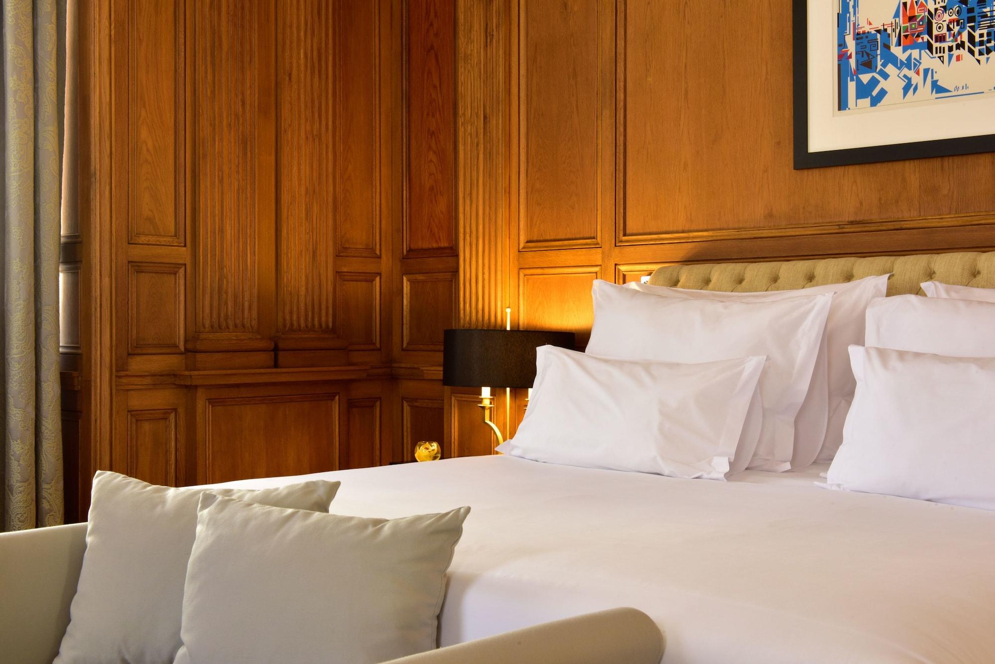 Pousada De Lisboa - Small Luxury Hotels Of The World Kültér fotó A bedroom at the hotel