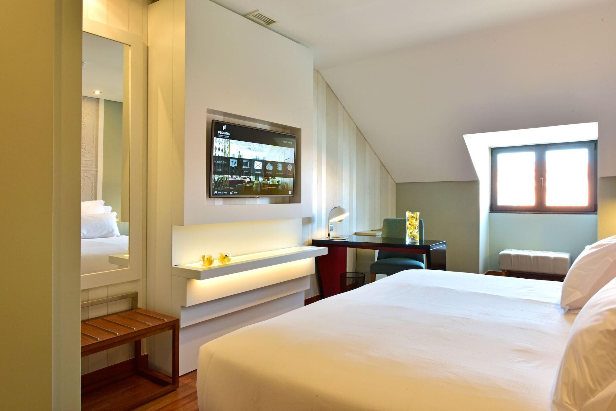 Pousada De Lisboa - Small Luxury Hotels Of The World Kültér fotó A room at the hotel